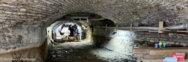 Bauarbeiten im Kanal unter dem Barfüßer-Kreuzgang